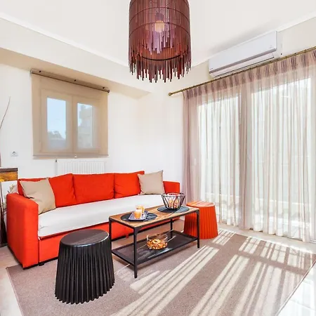 Nikopolis Bus Corner Apartment