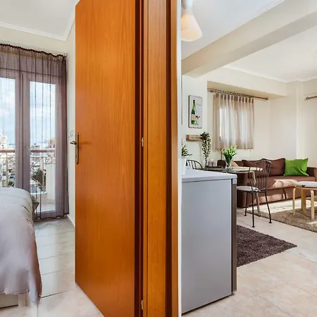 Nikopolis Bus Corner Apartment Thessaloniki